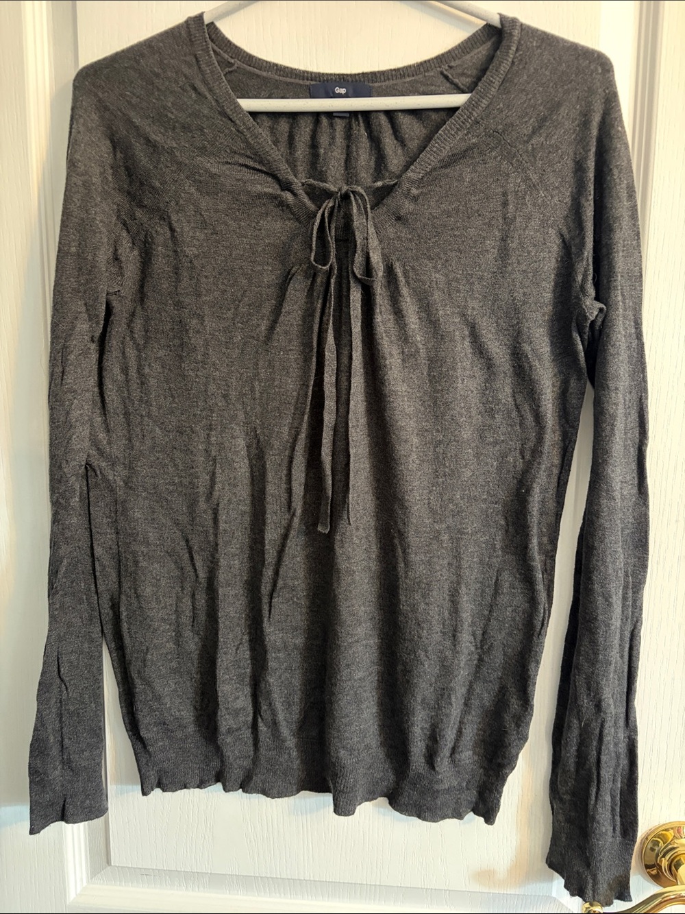 GAP Y2K Women’s Charcoal Gray Tie-Neck Long Sleeve Sweater EUC